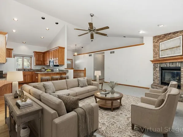 1151 Glacier PASS, Slinger, WI 53086