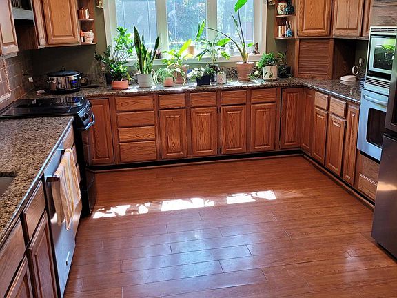 3rd image of 8600 Lochaven Dr