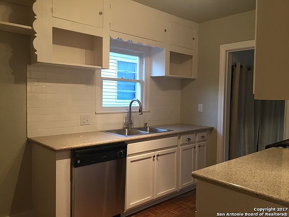 4th image of 2215 Lee Hall St
