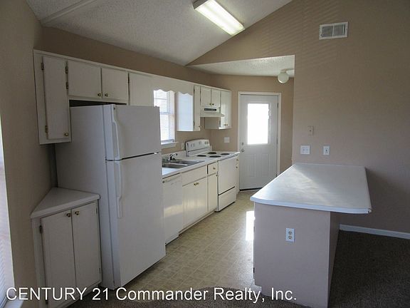 3rd image of 1401 Gulf Ave Unit 9