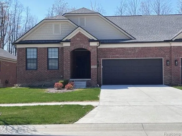 55933 Oak Pointe Dr, Shelby Township, MI 48315