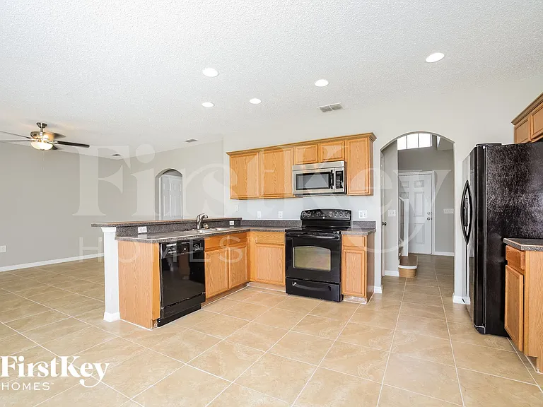 639 Linnet Ct — Photo 6