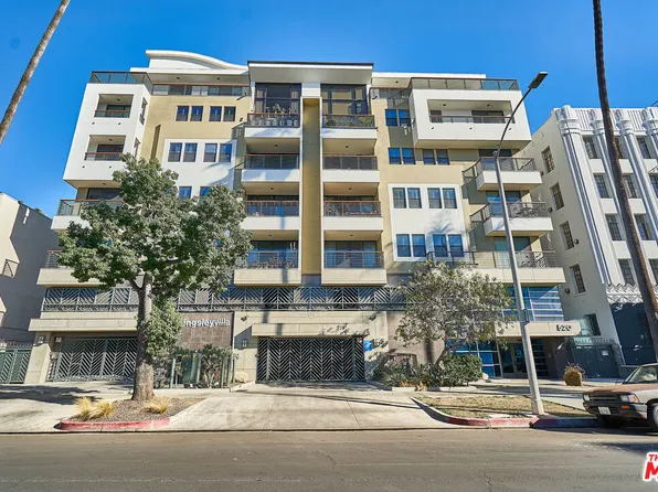 520 S Kingsley Dr #Penthouse 1, Los Angeles, CA 90020