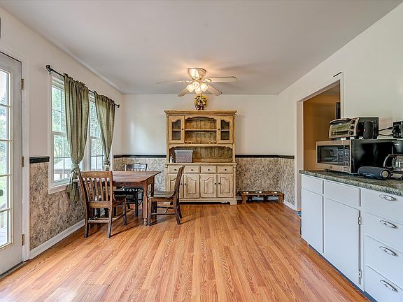 5th image of 1429 Carrollton Ave