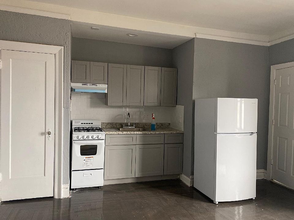 2nd image of 325 Cherry St APT 2