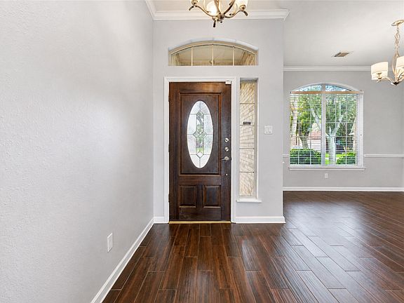 5th image of 226 Rolling Springs Ln