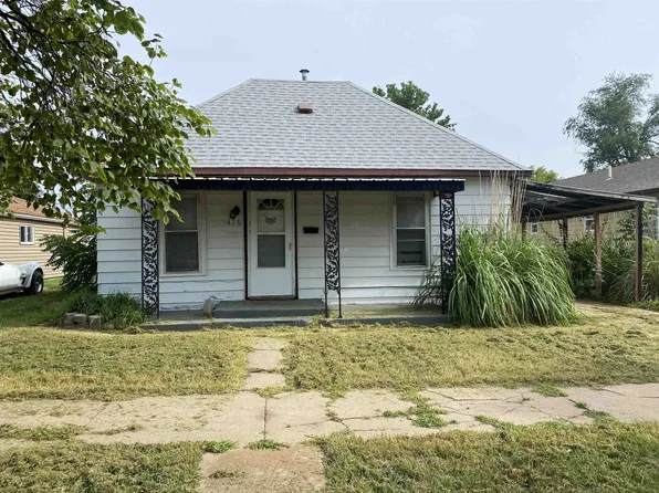 316 E 6th St, Hoisington, KS 67544