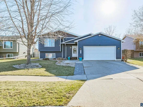 6073 W Jordan Ct, Sioux Falls, SD 57106