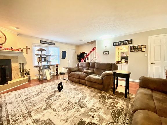 4th image of 656 Kingswood Dr