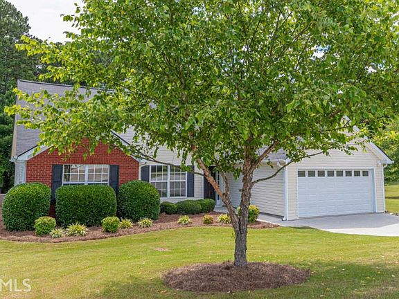 3rd image of 3966 Rock Hollow Dr