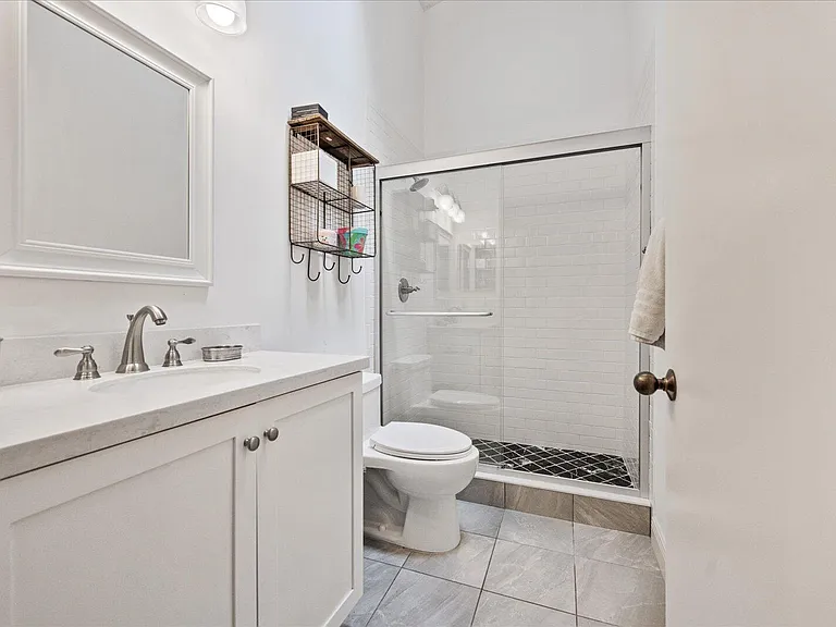 2585 Sheltingham Dr — Photo 31