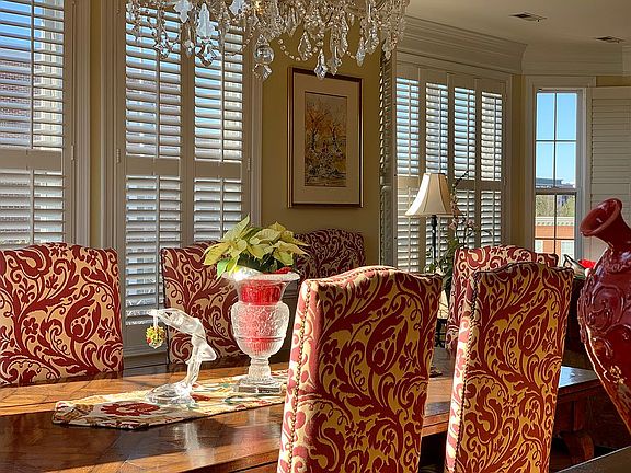 Sun drenched and southwest f