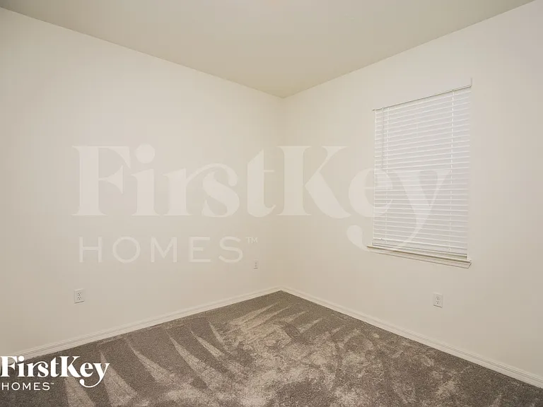 336 Corbel Ln — Photo 11