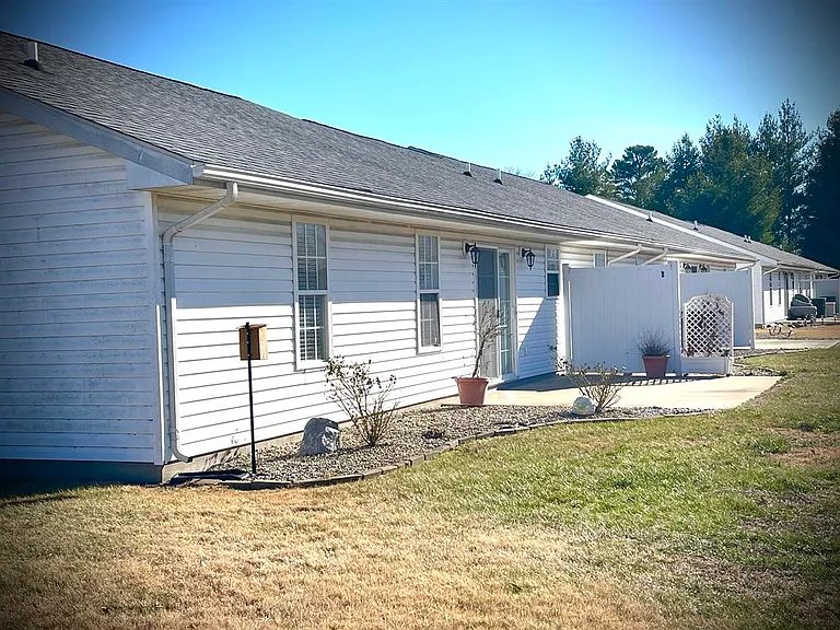 601 Heritage Ct — Photo 14