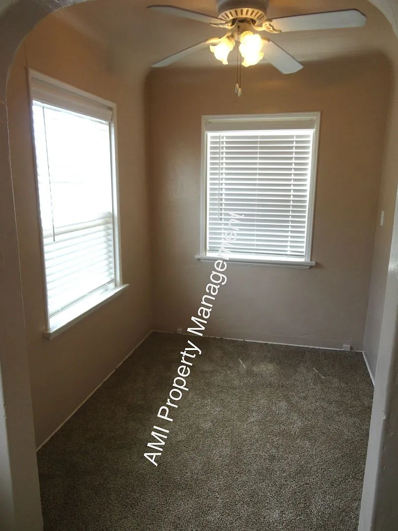 Updated One Bedroom Cottage!! — Photo 3