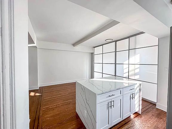 2nd image of 200 W 108th St APT 17G
