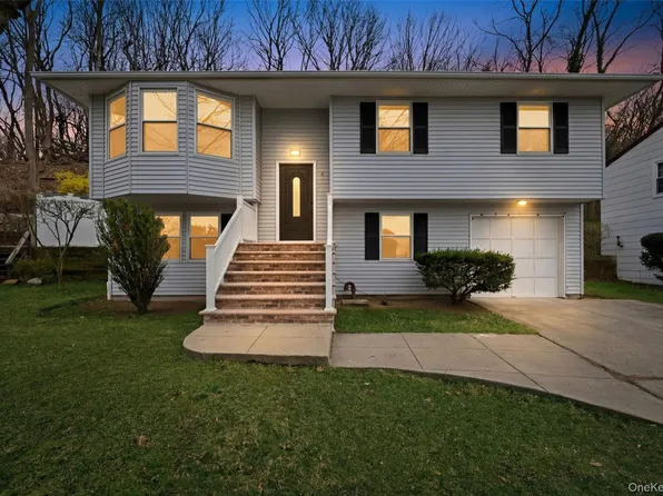 9 Harmony Lane, Glen Cove, NY 11542