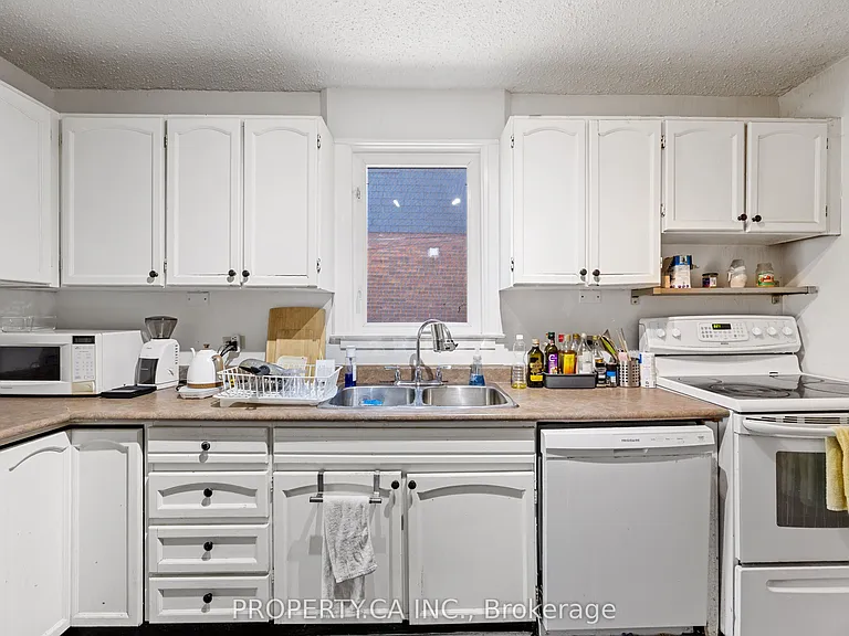 126 Stephenson Ave — Photo 11