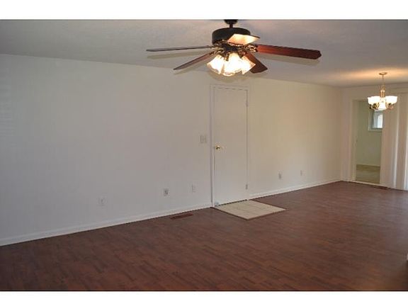 4th image of 1880 Mattis Dr