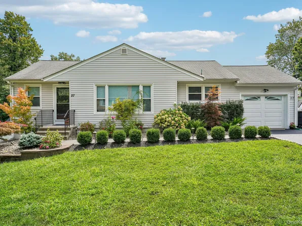 27 Pierce Street, Nanuet, NY 10954