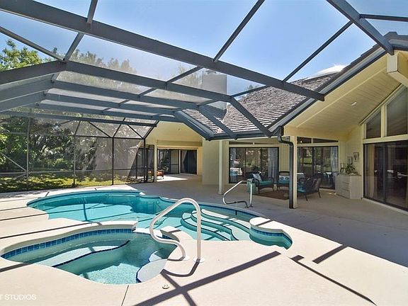 2nd image of 5843 SE Glen Eagle Way