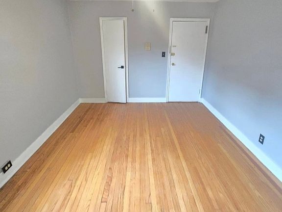 5th image of 110 Belgrove Dr #A3