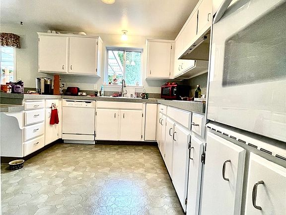 4th image of 21620 99th Ave S