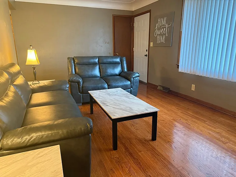 2033 Sharwood Dr NE — Photo 6