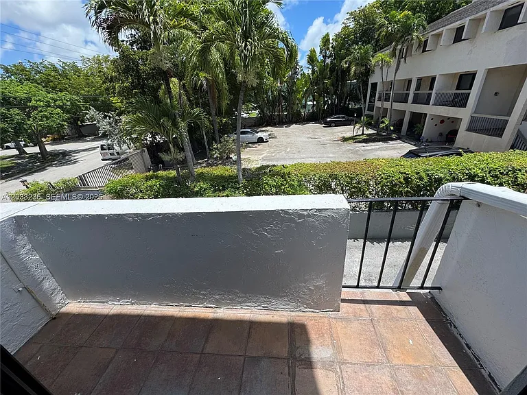 3011 SW 1st Ave #6 — Photo 11