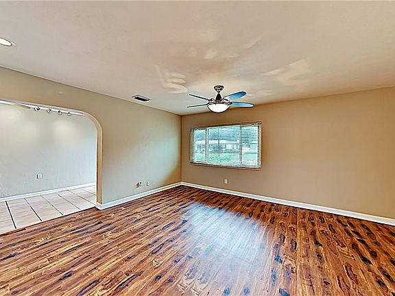 4th image of 2725 45th Way N