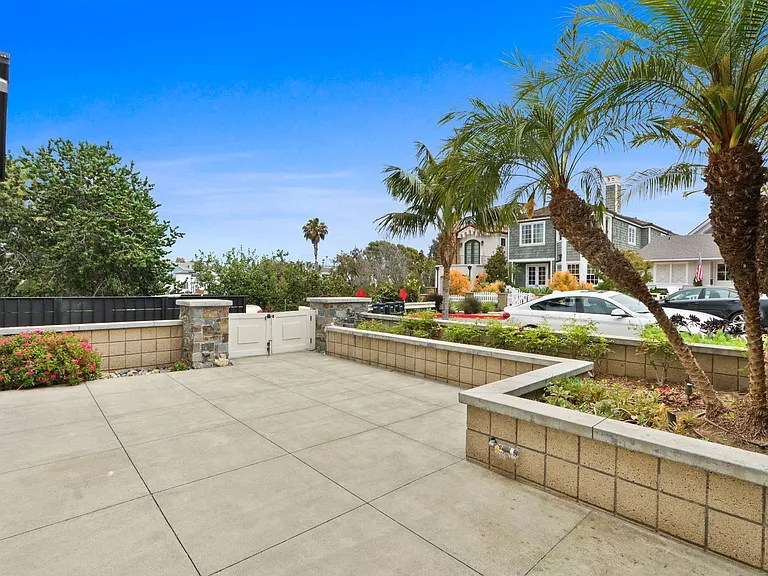 317 1/2 Heliotrope Ave — Photo 17