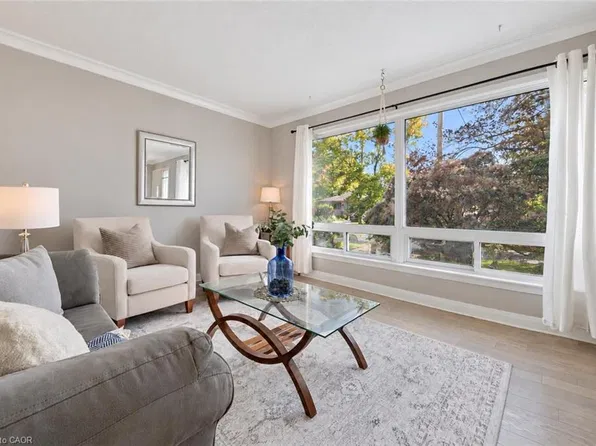 41 Prince Charles Dr, Halton Hills, ON L7G 3T9