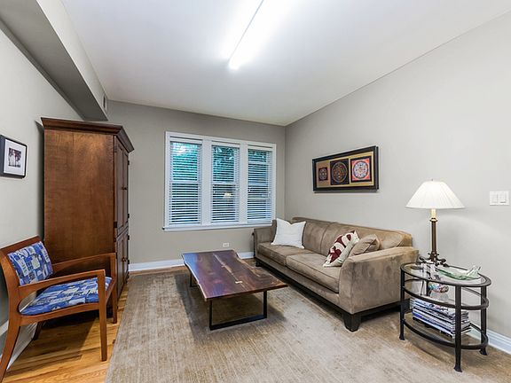 4th image of 5115 N Kenmore Ave APT 1S