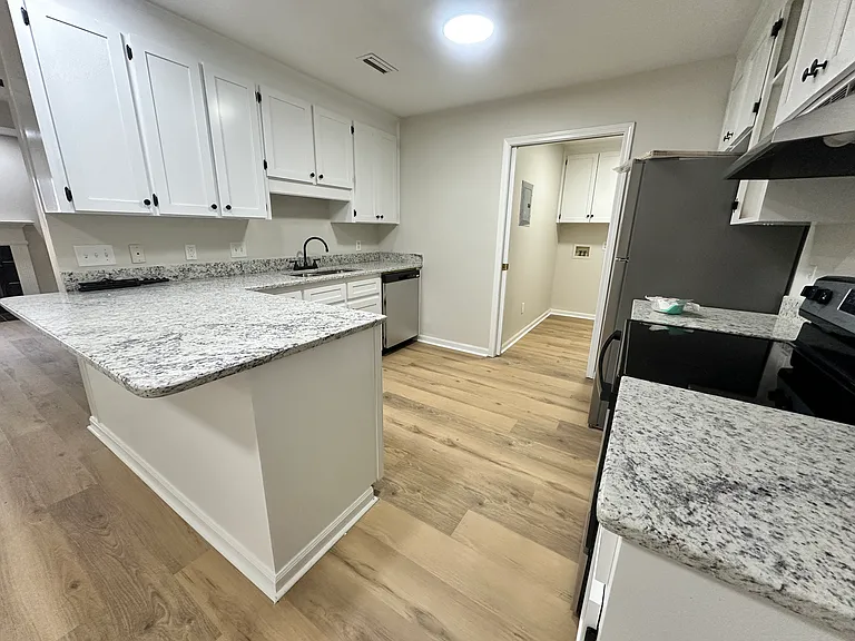 143 Radford Cir — Photo 6