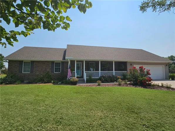 904 N Main St, Saint Paul, KS 66771