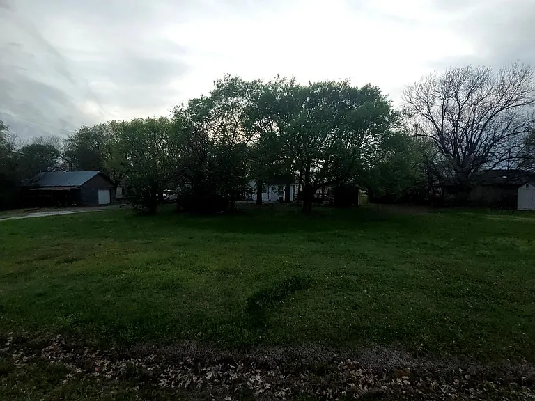1001 N Anna St — Photo 5