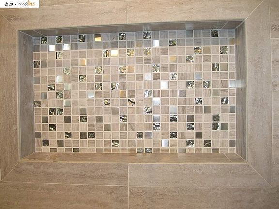 5th image of 740 Domaine Ct
