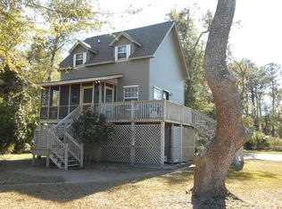 8912 Palmetto Rd, Edisto Island, SC 29438