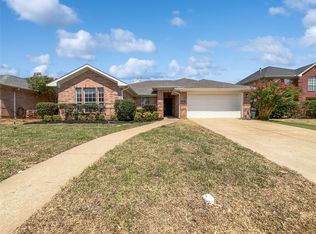 754 Texas Oak Trl, Lake Dallas, TX 75065