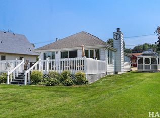 1418 River Terrace Dr, Johnsburg, IL 60051