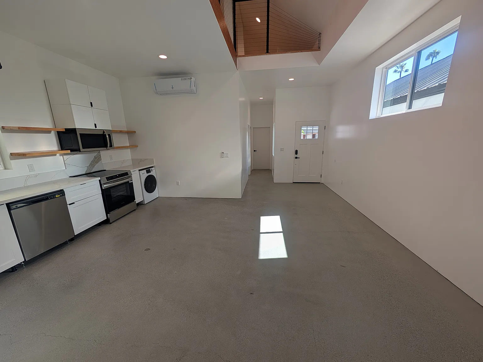 2 bed, 750 sqft, $4,845 — Photo 4