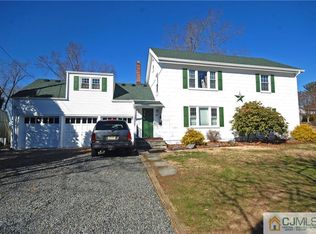 67 N Main St, Cranbury, NJ 08512