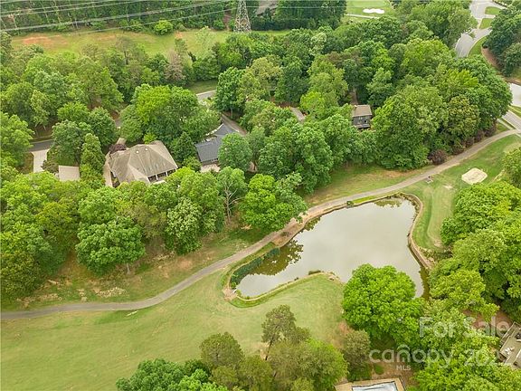 5th image of 5 Hollyberry Woods