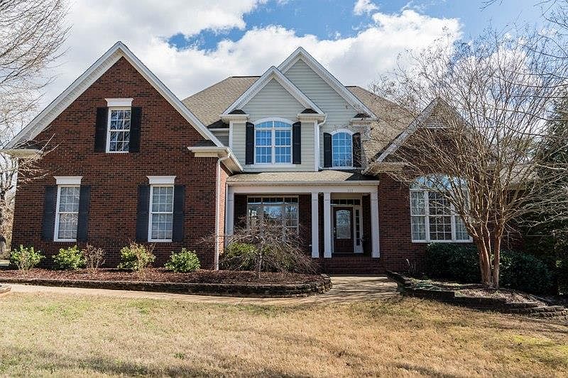 1st image of 111 Dunwoody Way