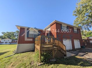 611 NE Columbus St #B, Lees Summit, MO 64063