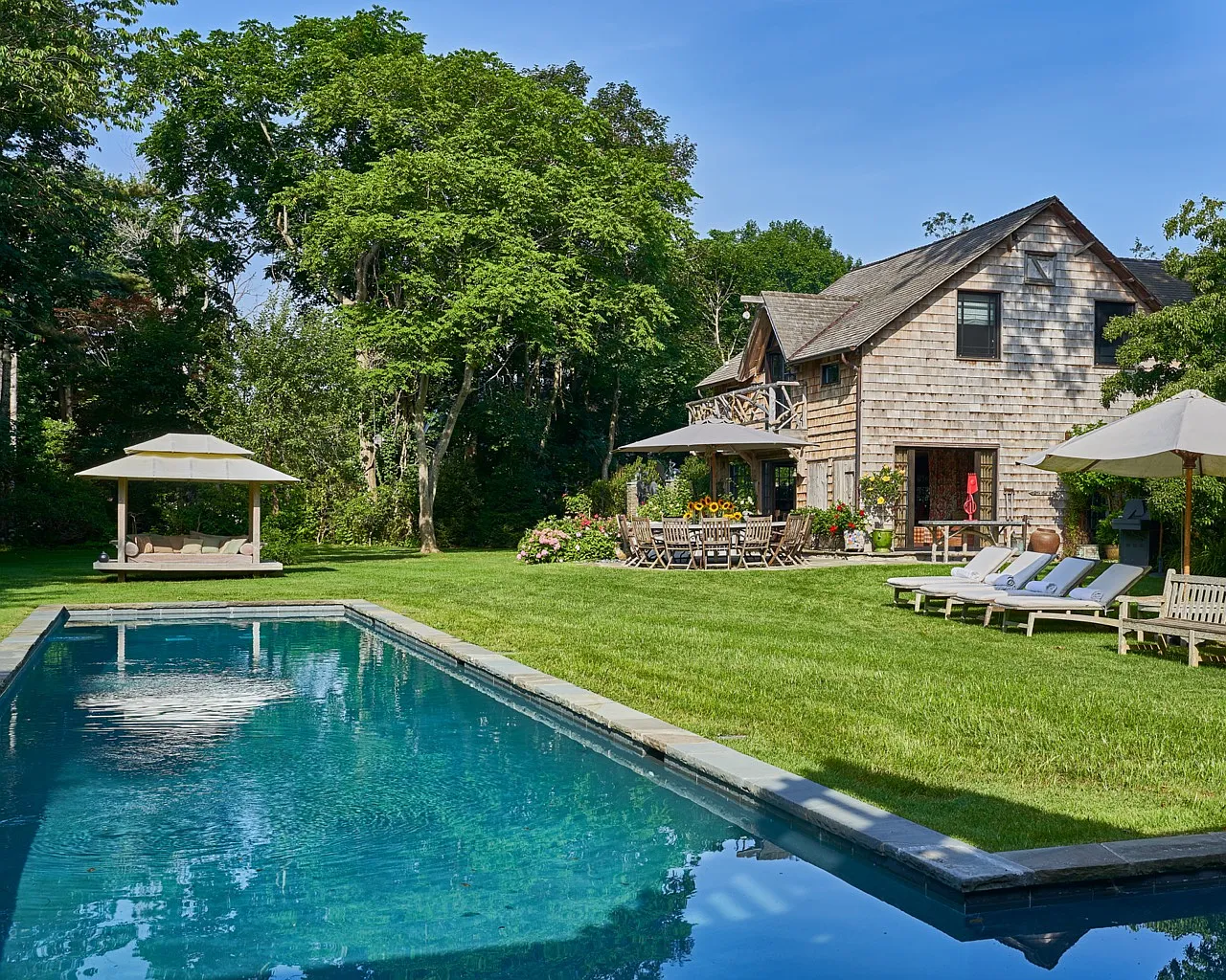 East Hampton Village Retreat — Photo 2