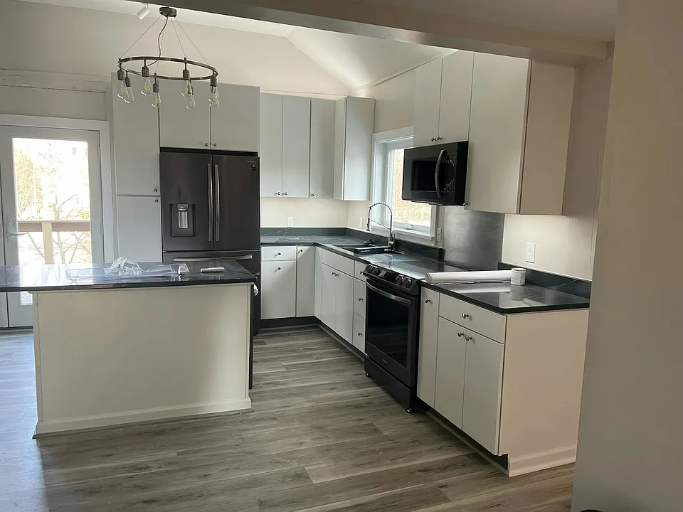 20 East St #2