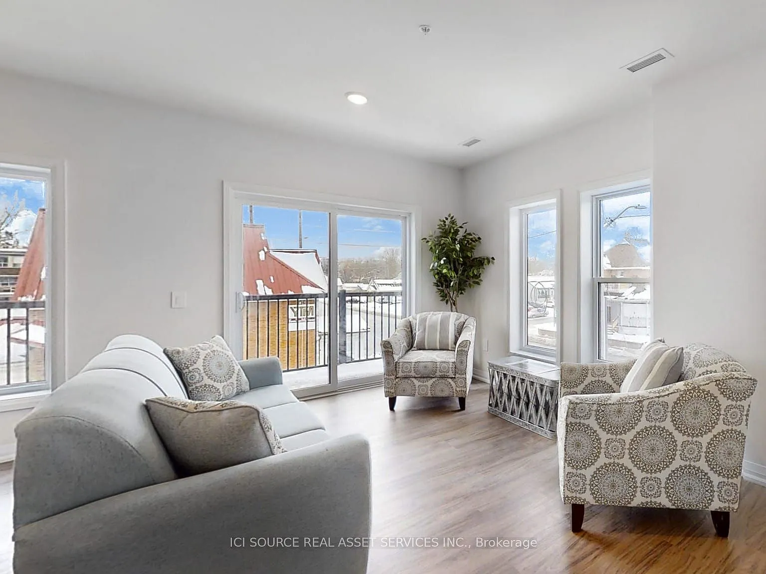 2 bed, $1,950 — Photo 2