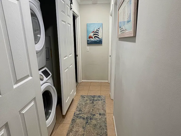 Hall/Laundry