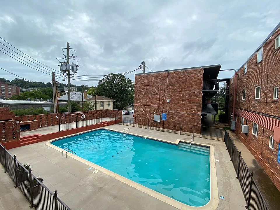 2990 Rhodes Cir S #211